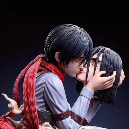 Eren Yeager & Mikasa Ackerman Kuss Figur