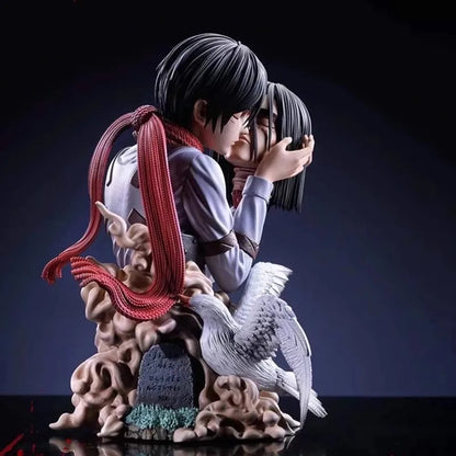 Eren Yeager & Mikasa Ackerman Kuss Figur